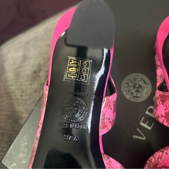 💕SOLD💕 Versace Médusa Insignia Patent Leather Slingback - Picture 9 of 13